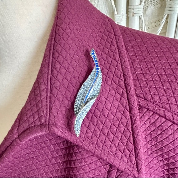 Vintage Carolee Leaf Brooch: Blue Crystal Silvertone Pin - Picture 9 of 11